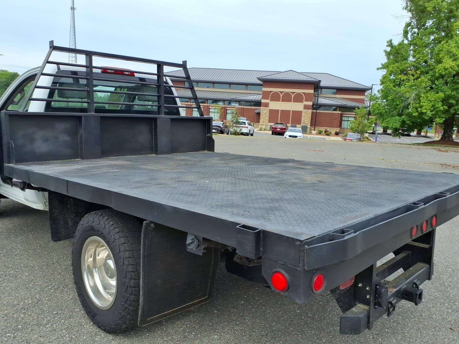 2017 GMC Sierra 3500 Chassis Cab Base - Photo 30