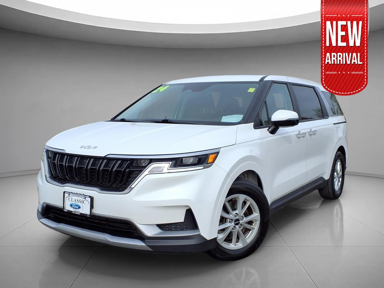 2024 Kia Sedona LX's photo