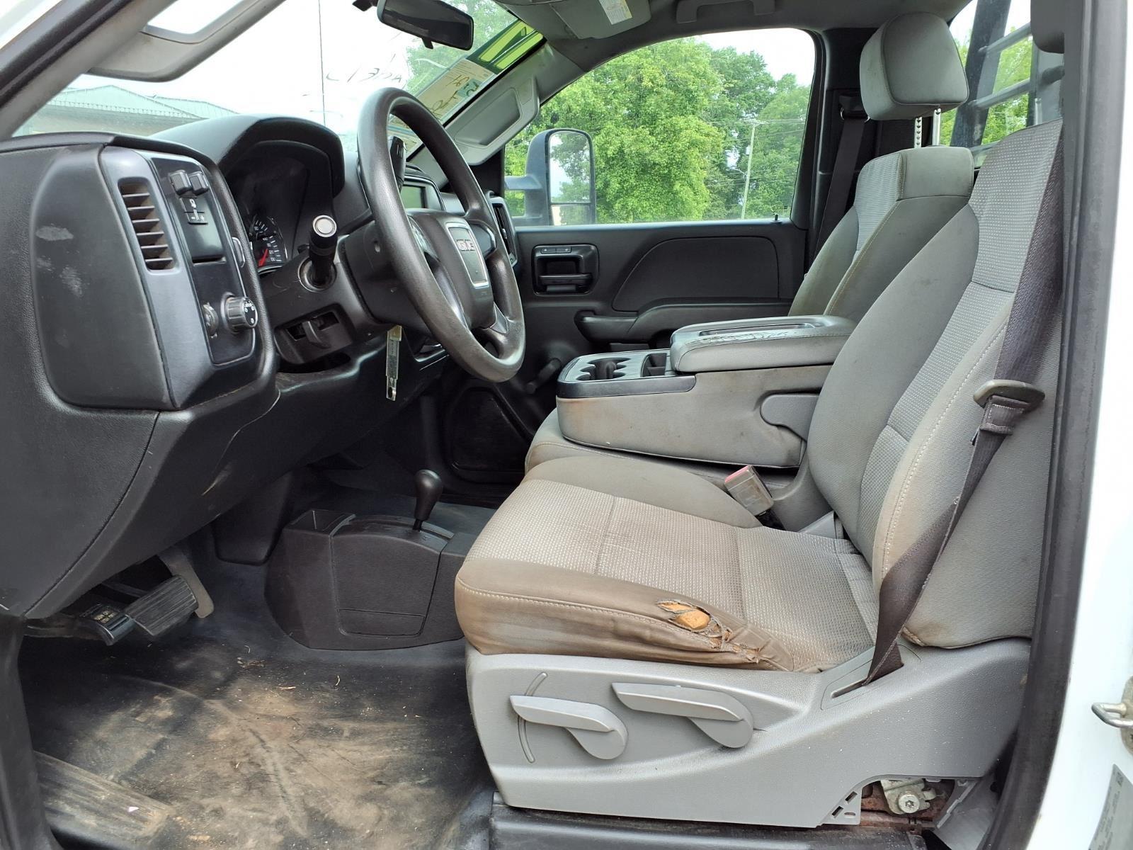 2017 GMC Sierra 3500 Chassis Cab Base - Photo 19