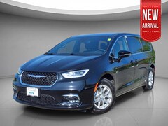 2025 Chrysler Pacifica Select Van