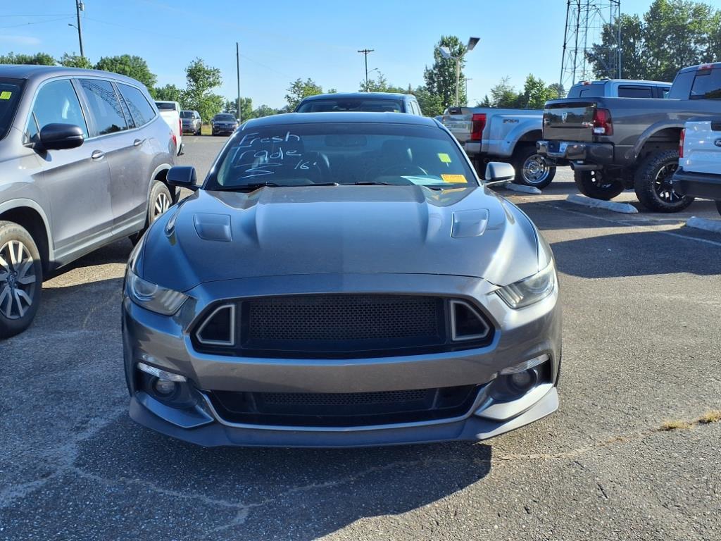 2016 Ford Mustang GT Premium photo 2