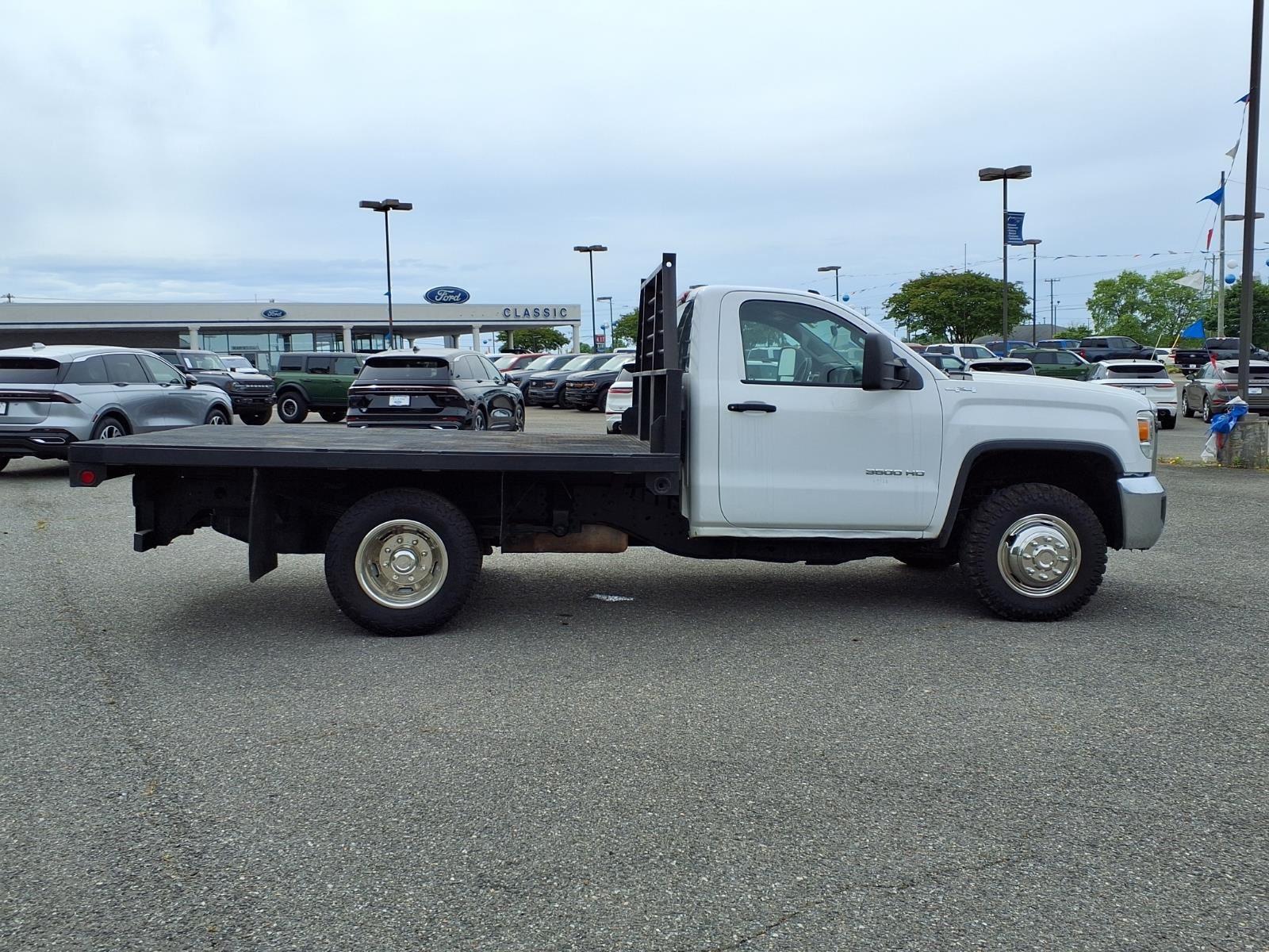 2017 GMC Sierra 3500 Chassis Cab Base - Photo 10