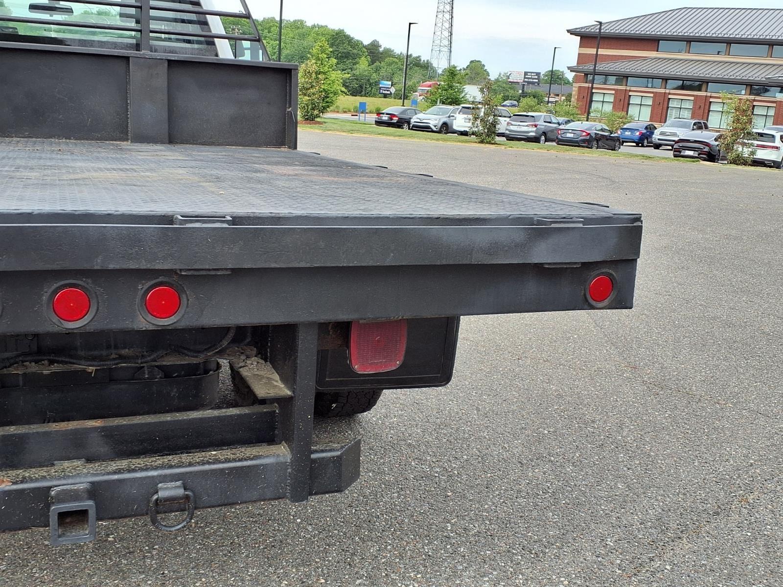 2017 GMC Sierra 3500 Chassis Cab Base - Photo 16