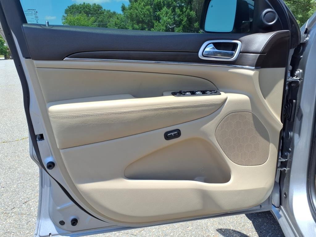 Used 2018 Jeep Grand Cherokee Overland SUV