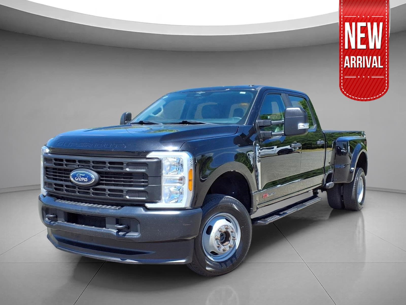 2023 Ford F-350 XL 4x4 Crew Cab 8' Box DRW's photo