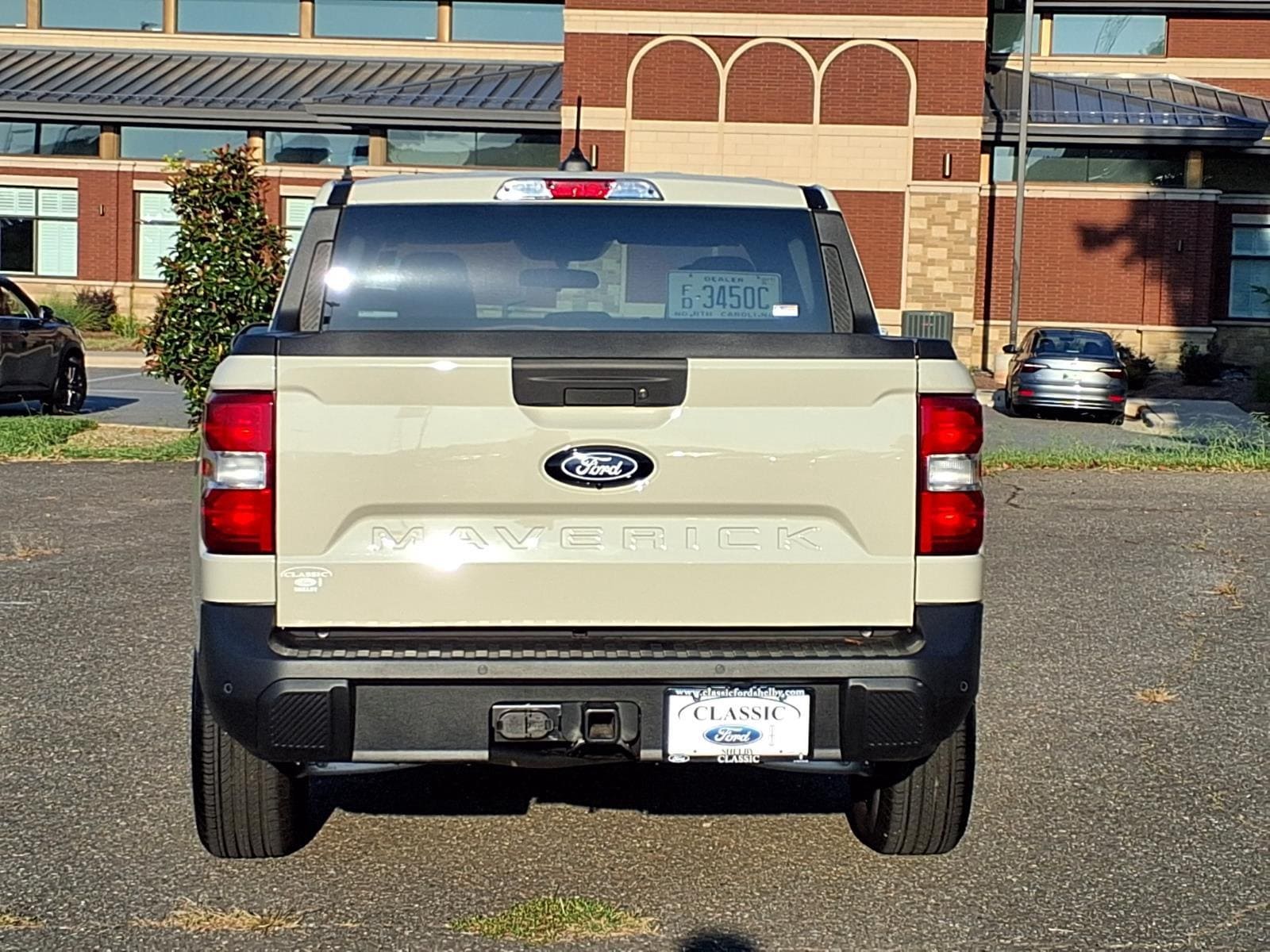 2025 Ford Maverick XL - Photo 9