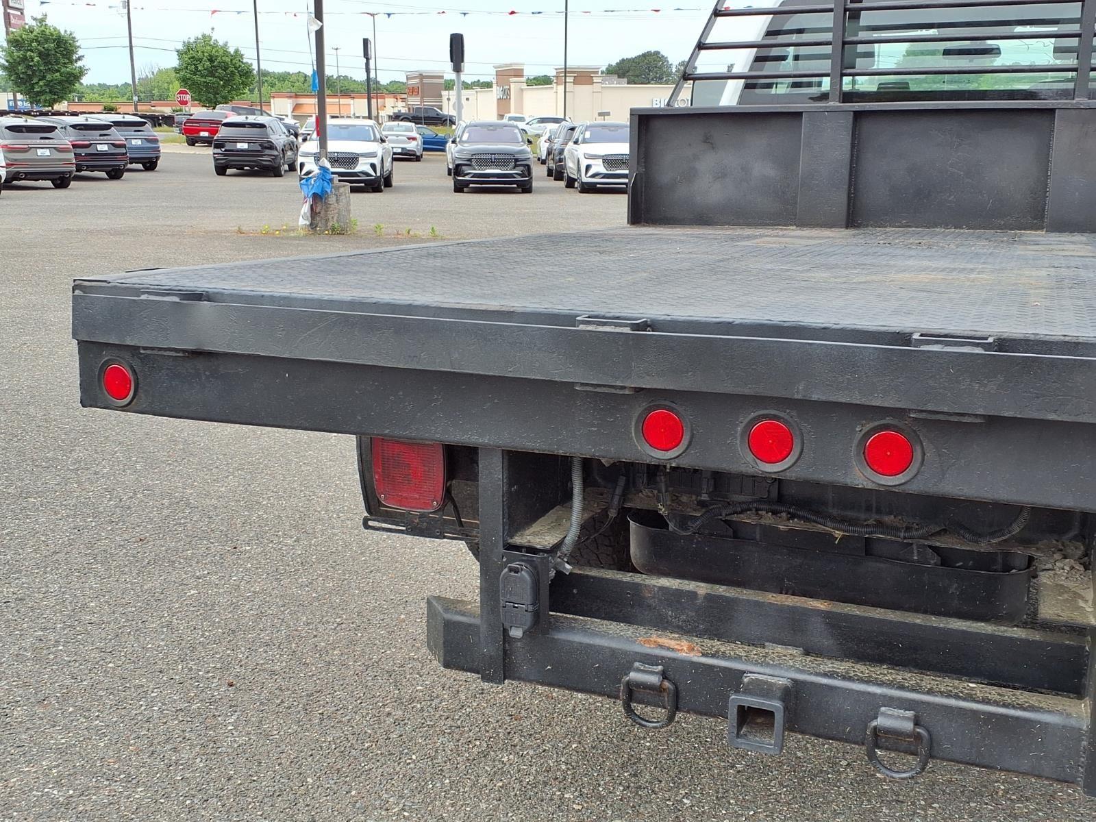 2017 GMC Sierra 3500 Chassis Cab Base - Photo 17