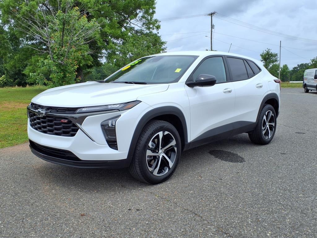 2025 Chevrolet Trax RS's photo