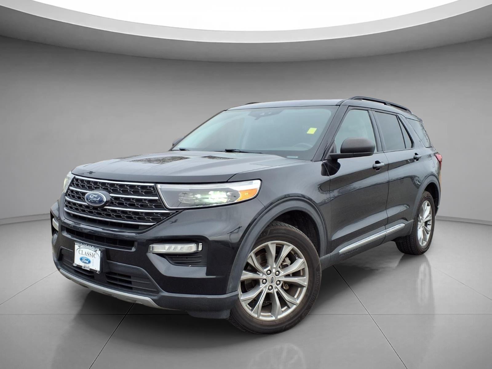 2021 Ford Explorer XLT 4WD's photo