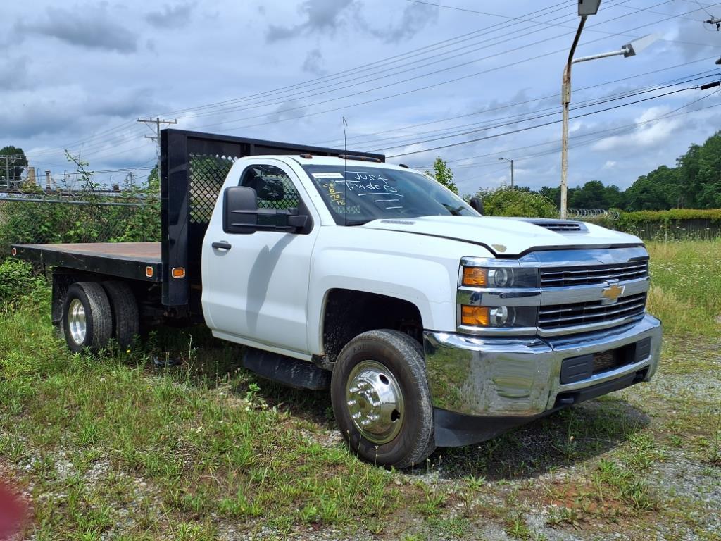 2018 Chevrolet Silverado 3500HD Work Truck photo 3