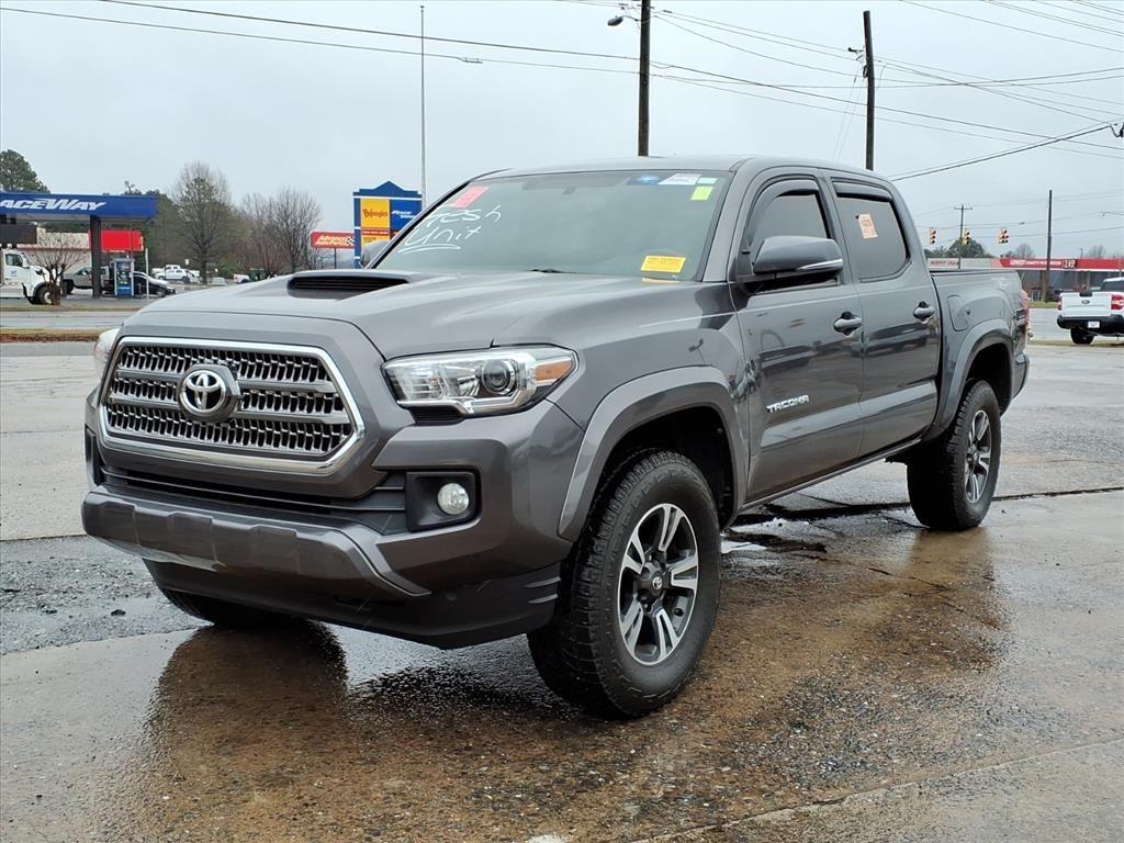 2017 Toyota Tacoma TRD Sport's photo