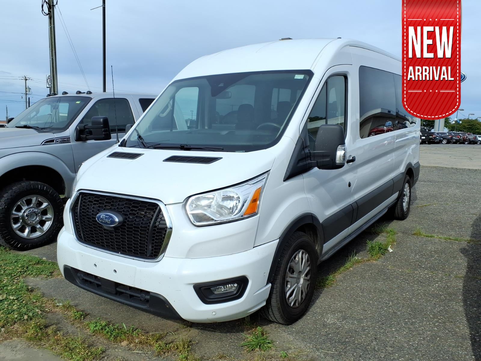 2022 Ford Transit 350 XLT Med Roof Sliding Pass. 148's photo