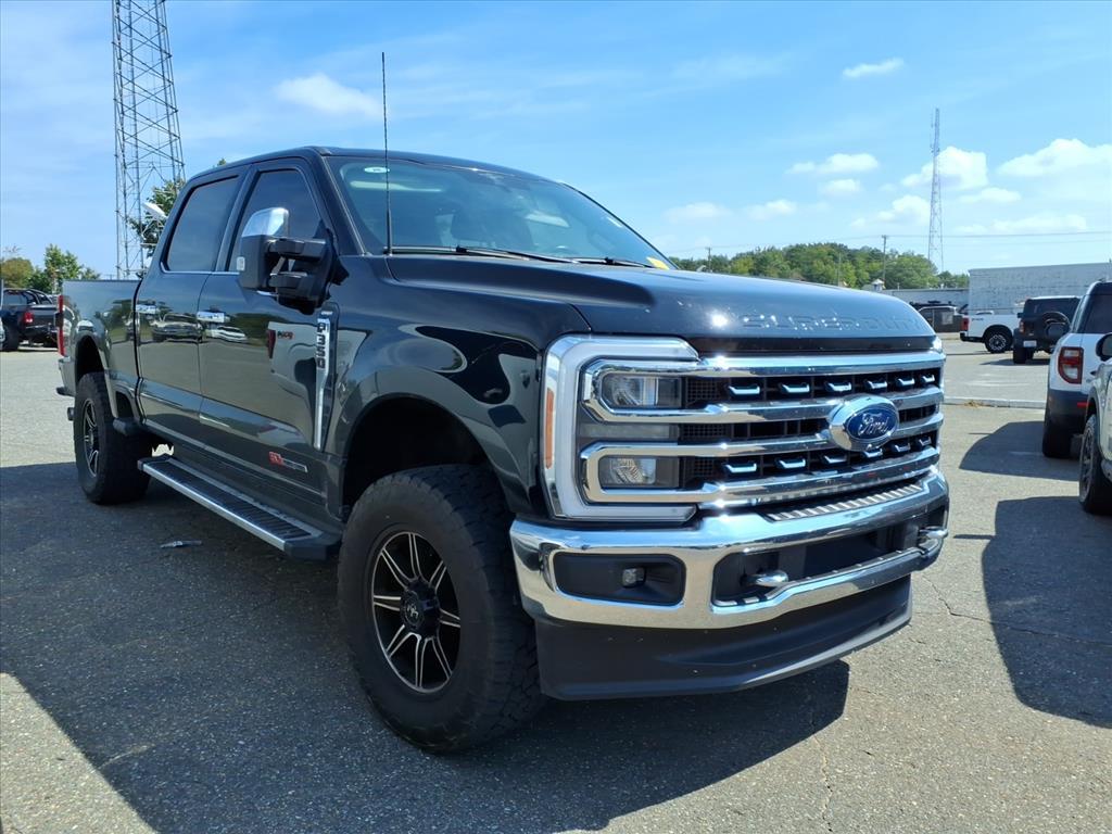 2023 Ford F-350 Lariat photo 3