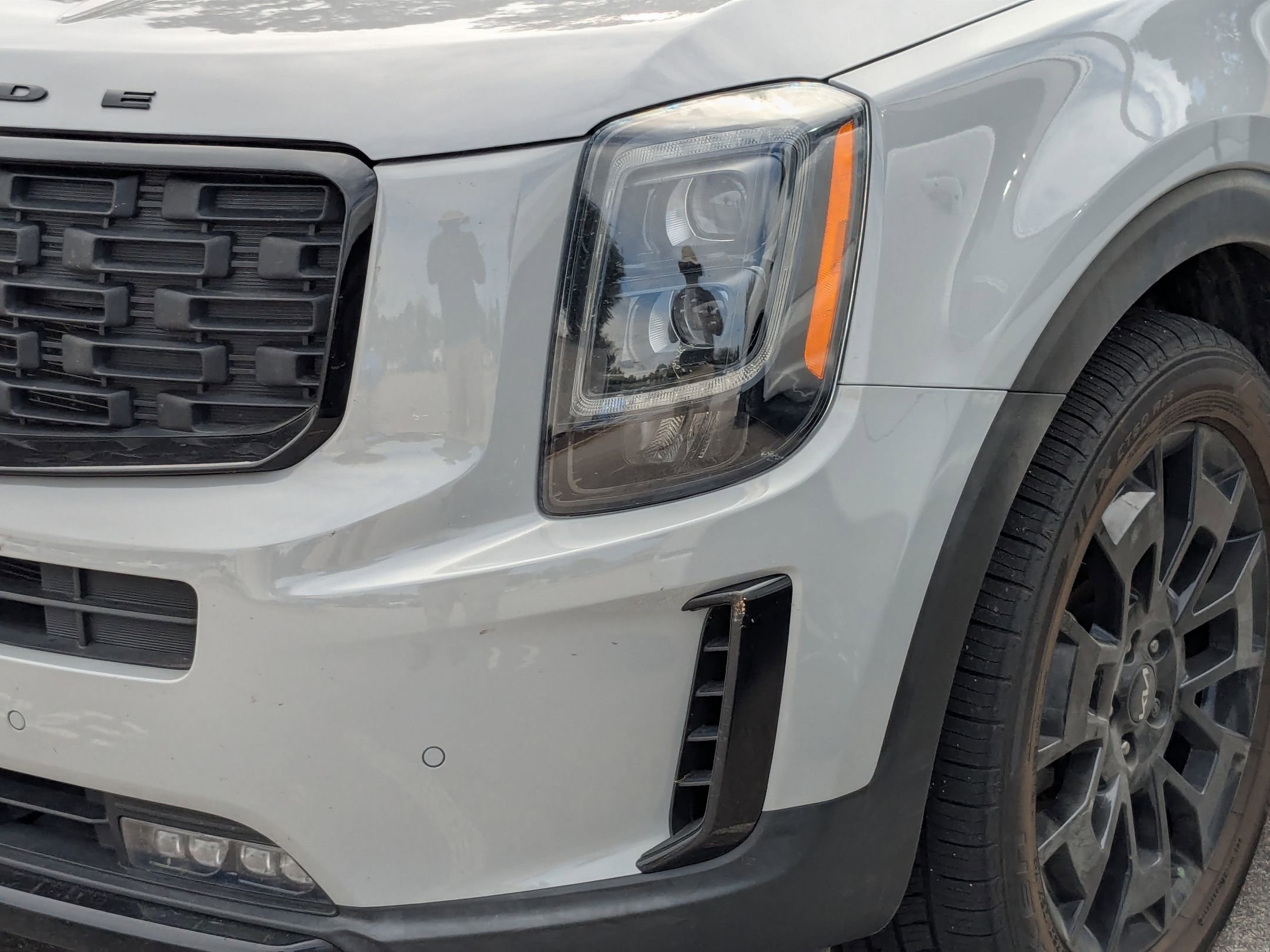2022 Kia Telluride SX photo 2
