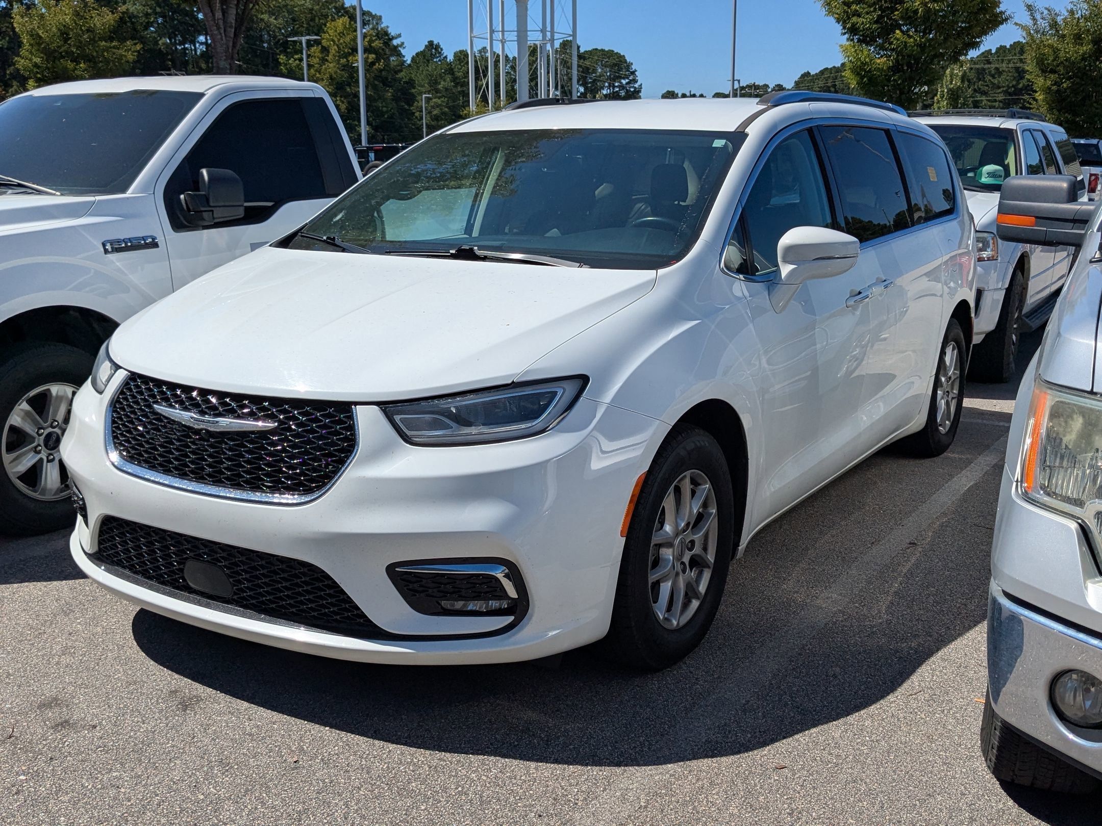 2021 Chrysler Pacifica Touring L photo 3