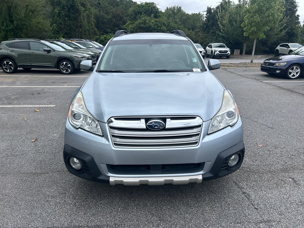 2013 Subaru Outback 2.5i Limited photo 2