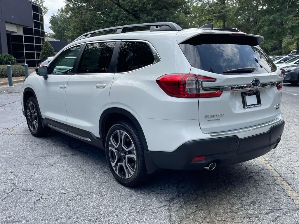 2025 Subaru Ascent Limited photo 3