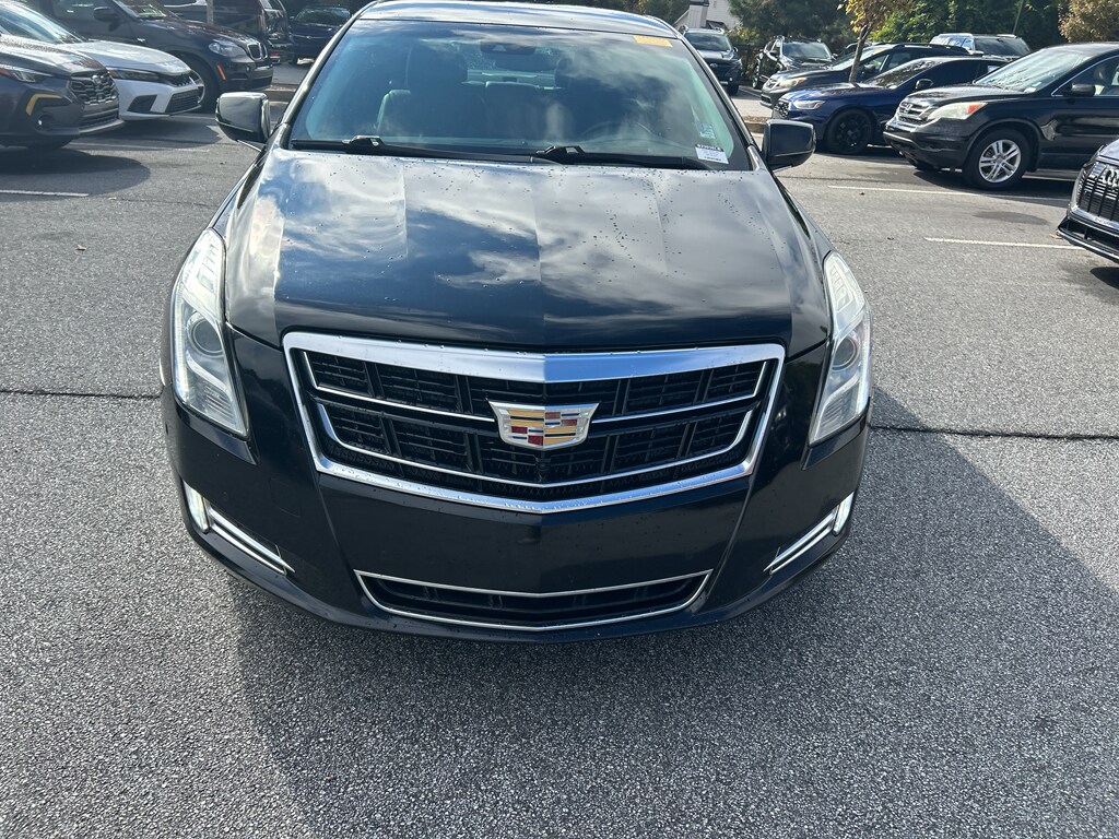 2016 Cadillac XTS Luxury photo 2