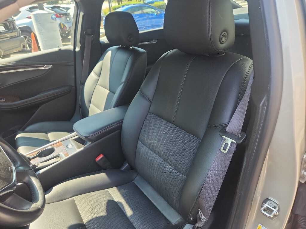 2015 Chevrolet Impala 1LT photo 4