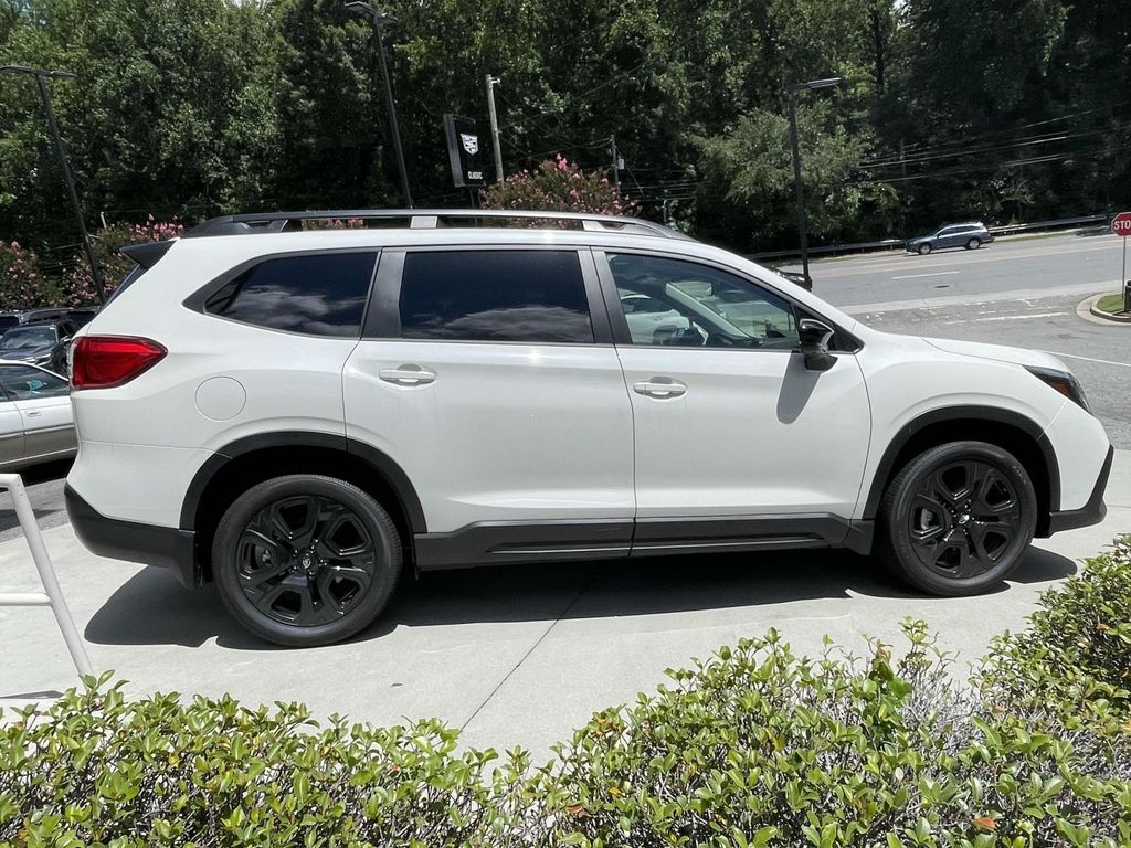 2025 Subaru Ascent Onyx Edition Touring photo 2