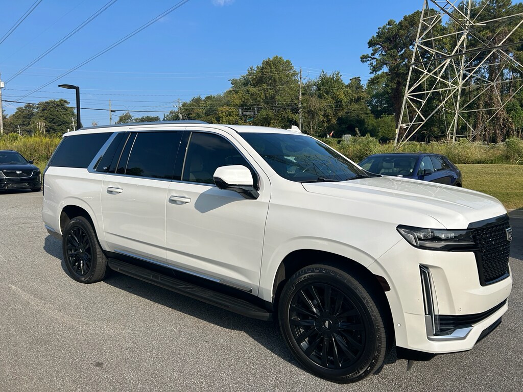 2022 Cadillac Escalade ESV Premium Luxury photo 2