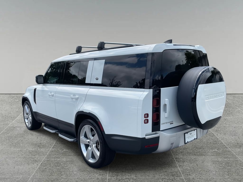 2023 Land Rover Defender SE photo 2