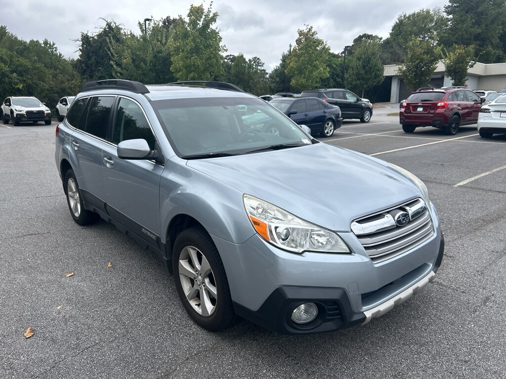 2013 Subaru Outback 2.5i Limited photo 3