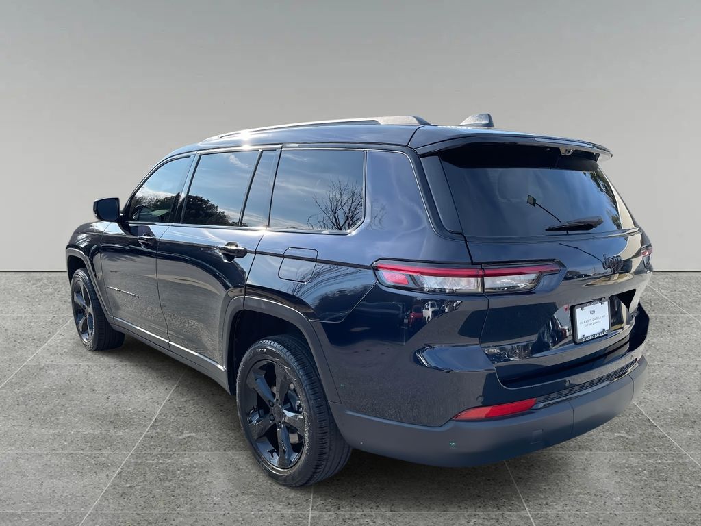 2024 Jeep Grand Cherokee Limited photo 3