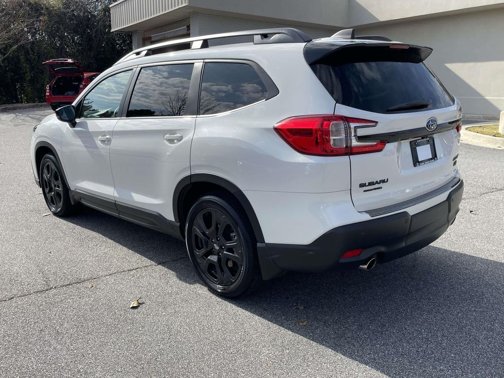 2025 Subaru Ascent Onyx Edition Touring photo 3
