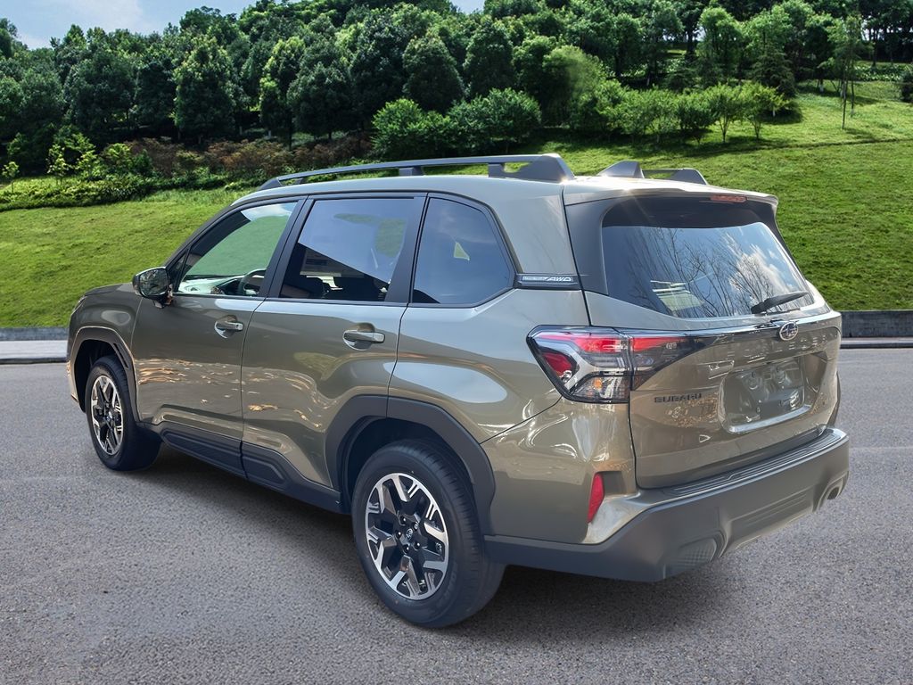 2026 Subaru Forester Premium photo 3