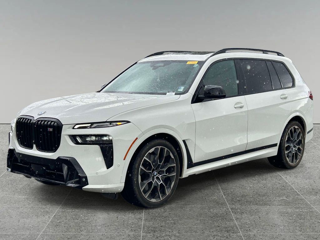 2025 BMW X7 M60i's photo