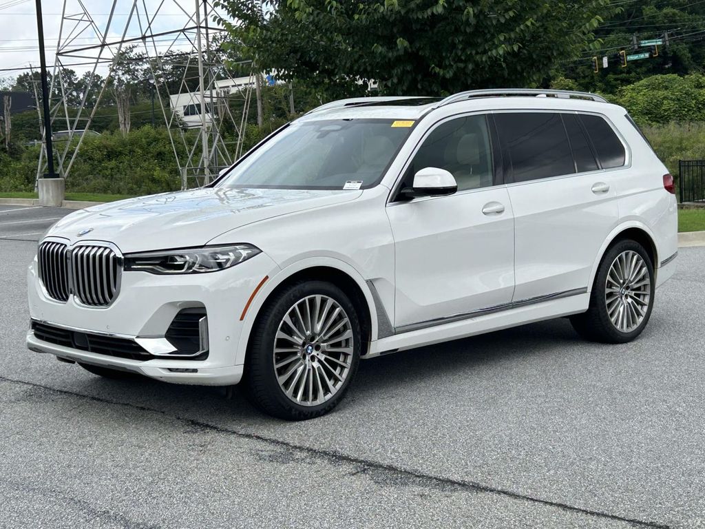 2022 BMW X7 xDrive40i's photo