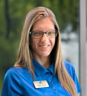 Staff member Alexa Duplak from ID_242158e59201