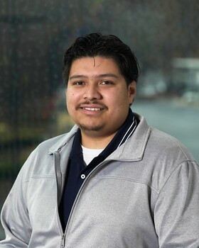 Staff member Dilan Gonzalez (hablo español) from ID_403df006a300