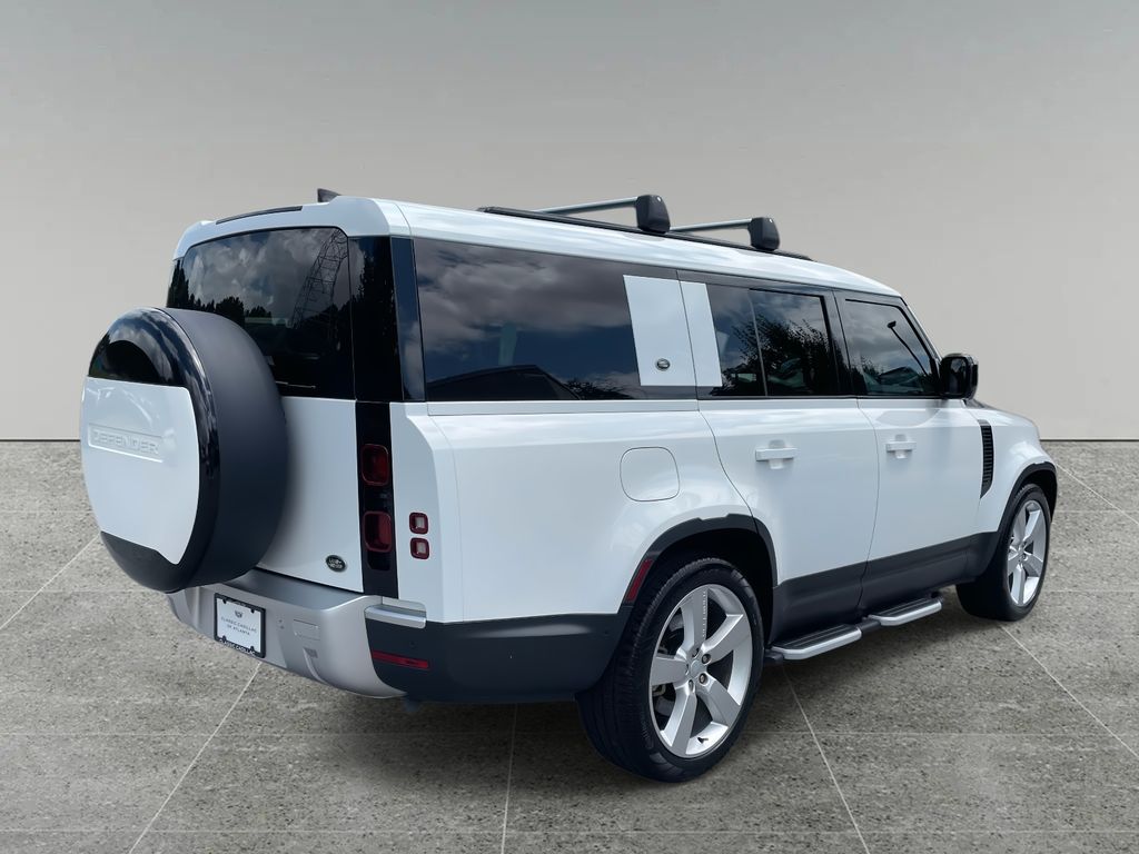 2023 Land Rover Defender SE photo 4