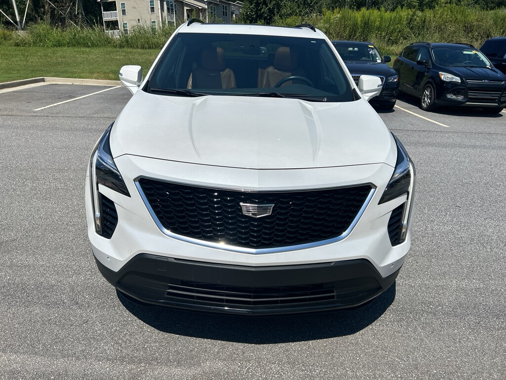 2023 Cadillac XT4 Sport photo 2