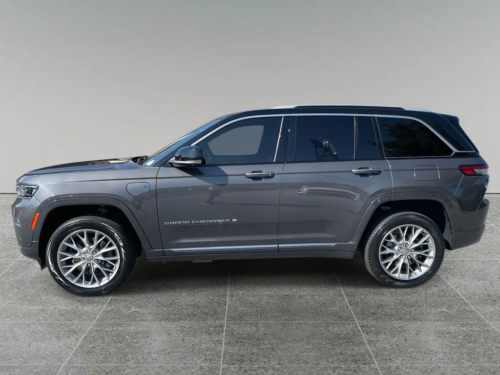 2022 Jeep Cherokee 4xe Summit photo 2