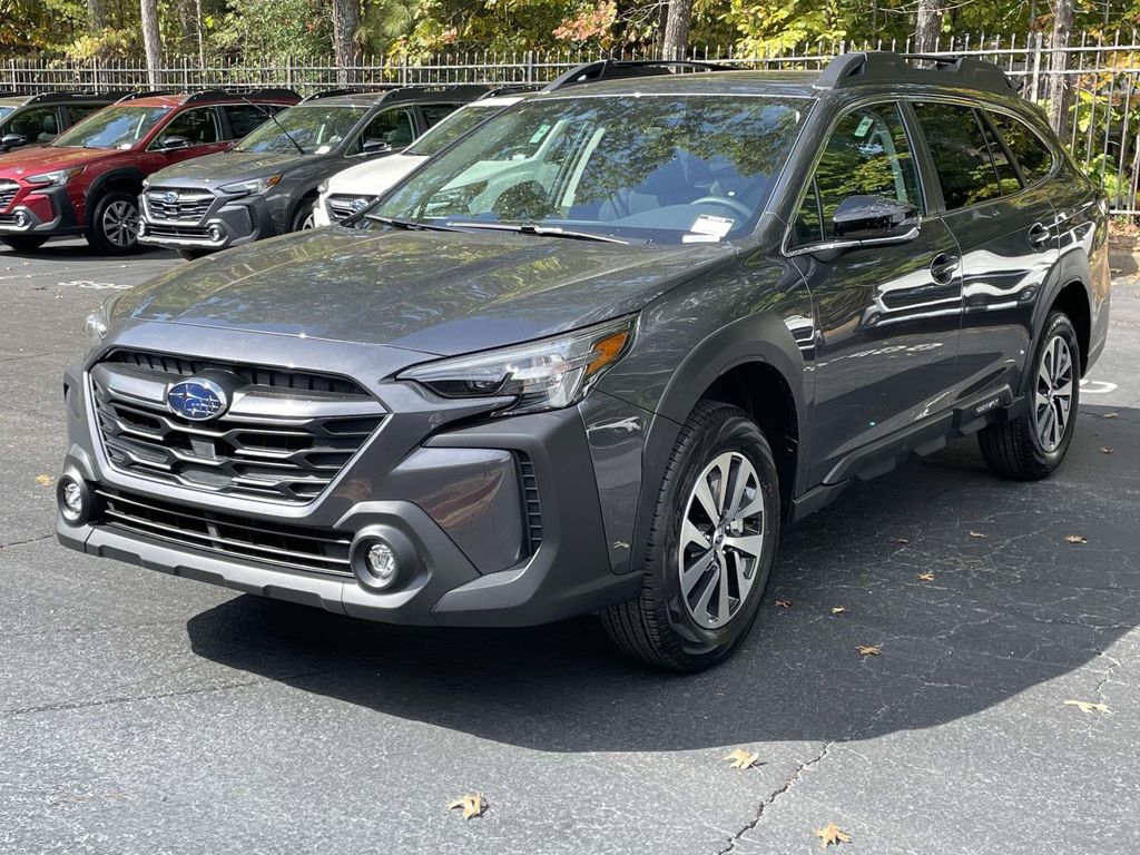 2025 Subaru Outback Premium's photo