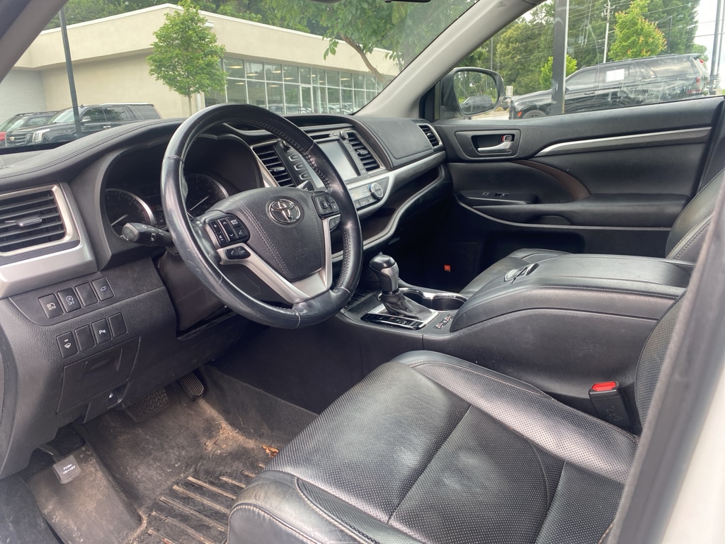 Used 2017 Toyota Highlander Limited with VIN 5TDYZRFHXHS196998 for sale in Atlanta, GA