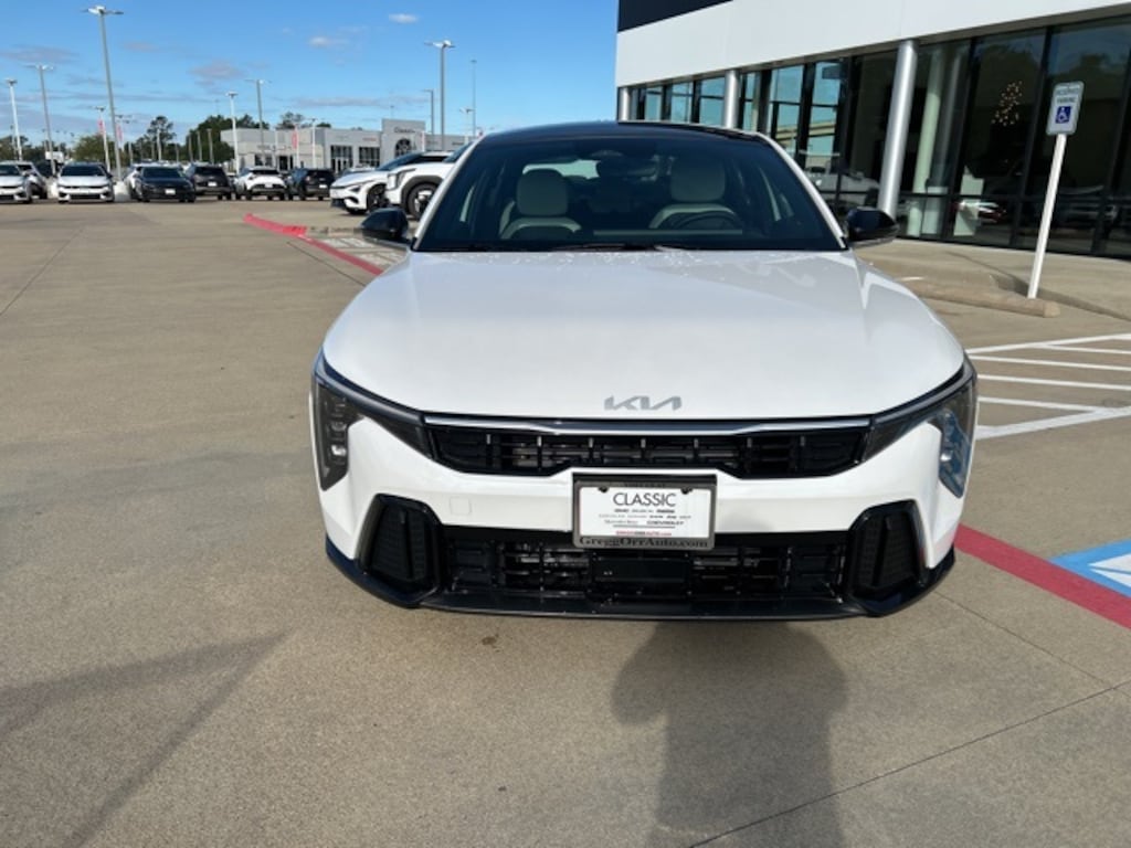 New 2025 Kia K4 GT-Line Sedan