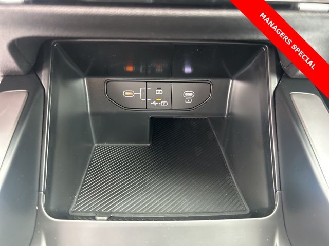 2025 Kia Sorento LX - Photo 12