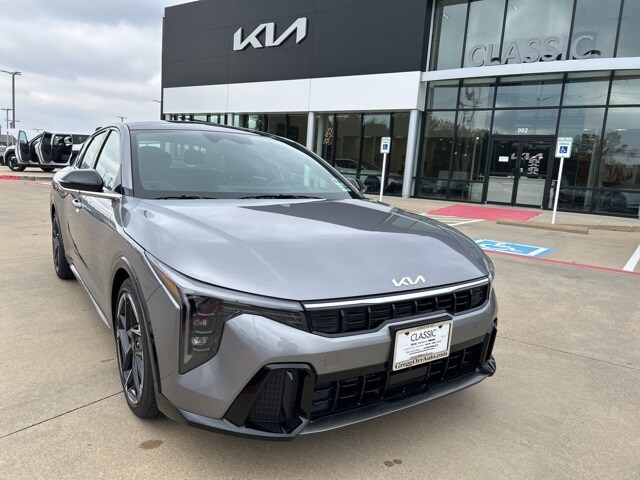 2025 Kia K4 GT-Line's photo