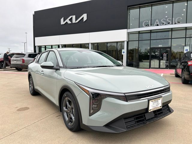 2026 Kia K4 LXS AT's photo