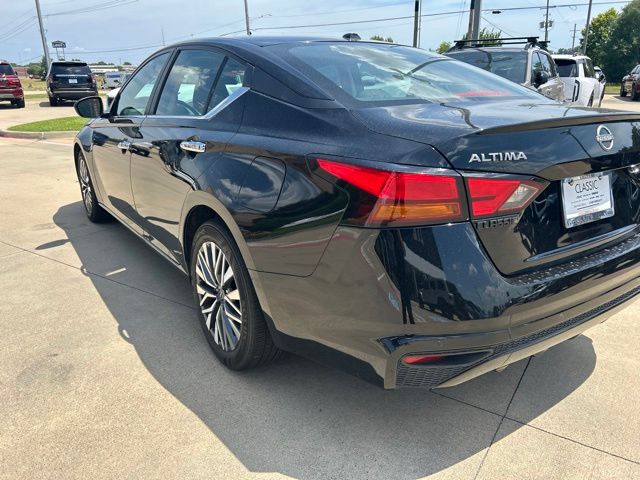 2025 Nissan Altima SV - Photo 6