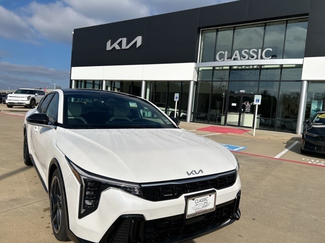 2025 Kia K4 GT-Line's photo