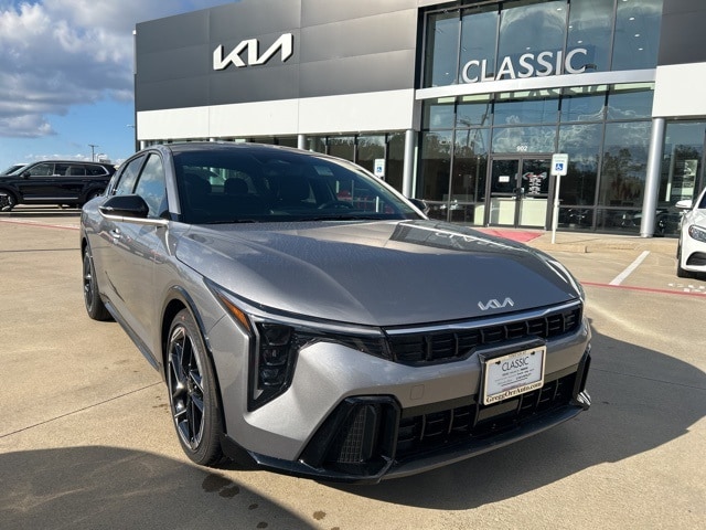 2025 Kia K4 GT-Line's photo