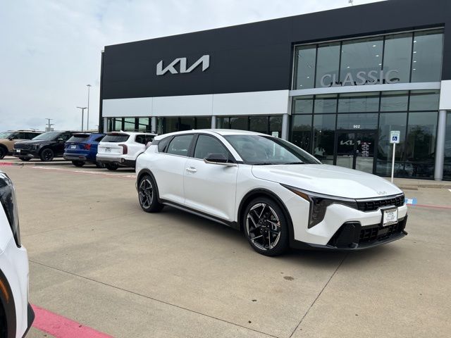 2026 Kia K4 GT-Line AT Hatchback's photo