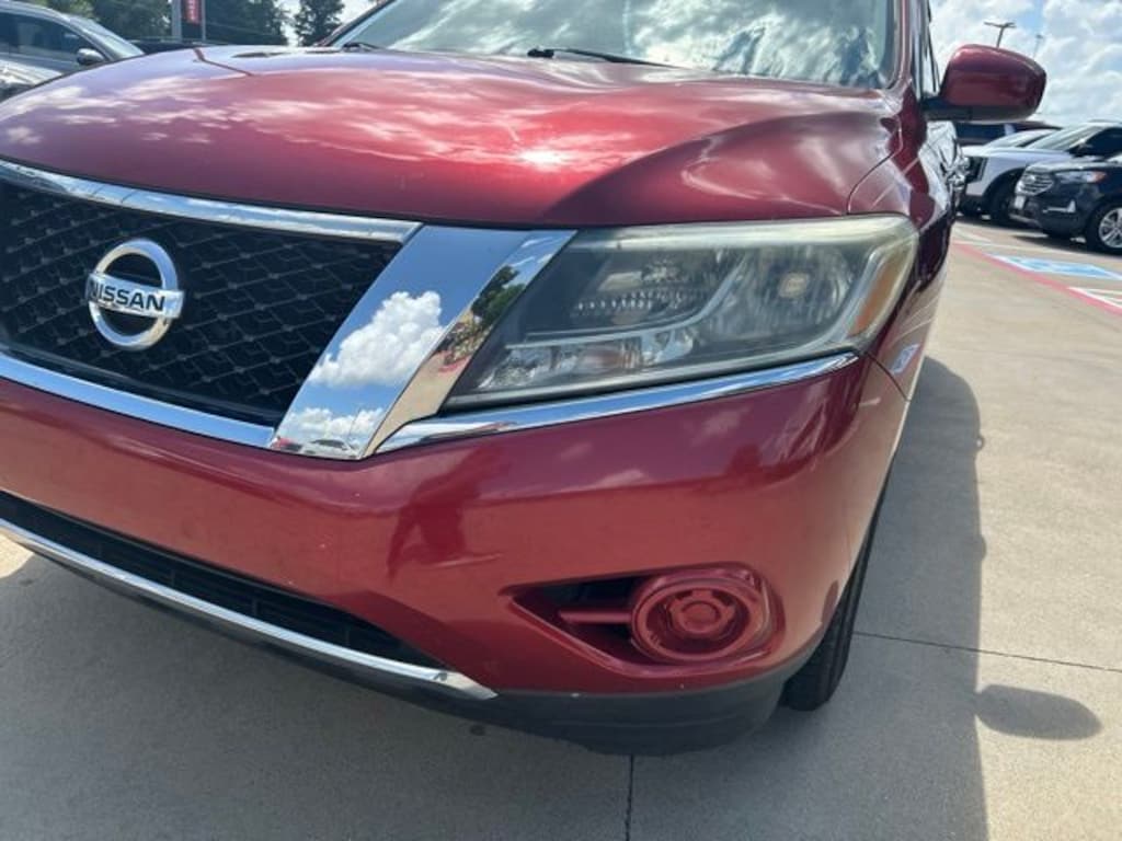 Used 2014 Nissan Pathfinder S SUV