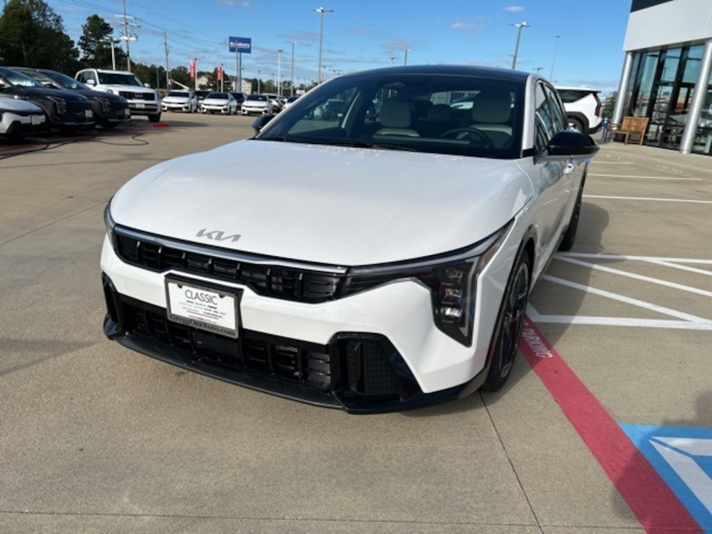 New 2025 Kia K4 GT-Line Sedan