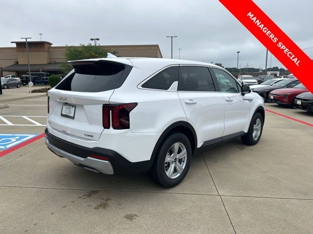2025 Kia Sorento LX - Photo 7